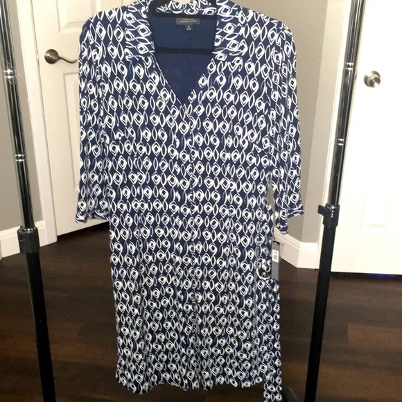 NWT Classically stylish “upgraded” shirt dress - Picture 14 of 15